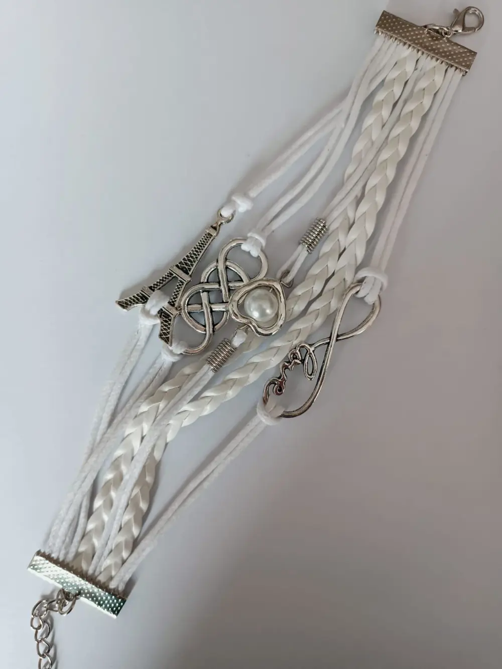 Melike Beyaz Love Eyfel Bileklik