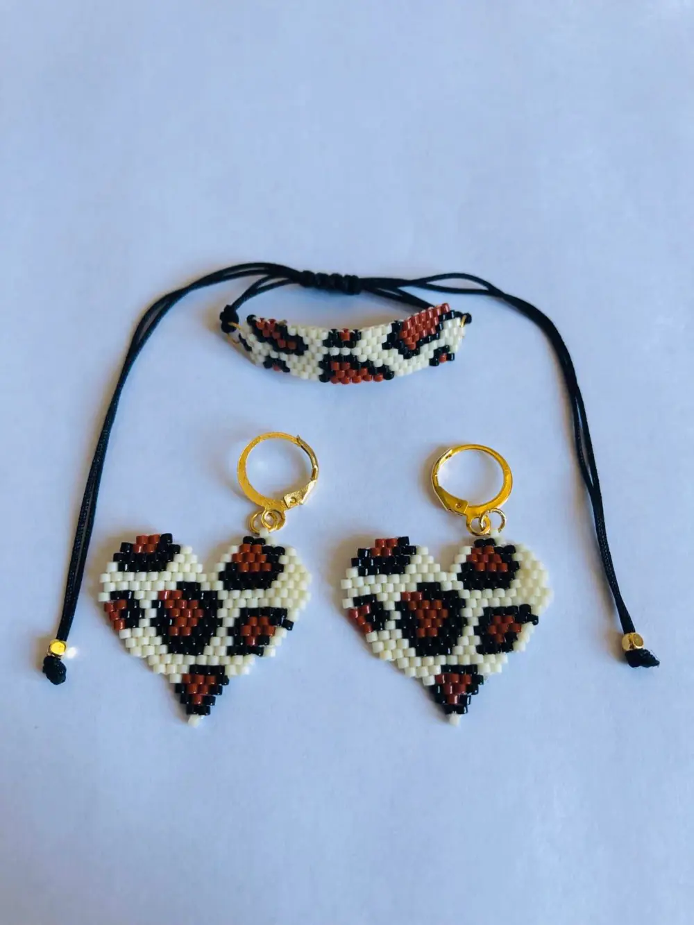 Melike Miyuki  Bileklik ve Küpe Seti/Leo Kalp/Krem Kahve