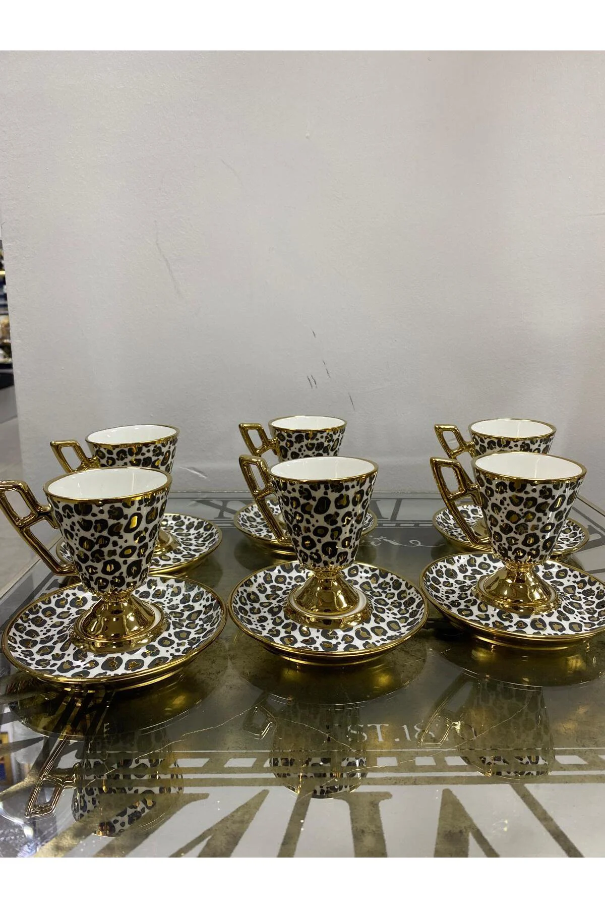 Melodi Yaldızlı Porselen Leoparlı Kahve Fincan Takımı 6 Lı Melodi Yaldızlı Porselen Leoparlı Kahve Fincan Takımı 6 Lı