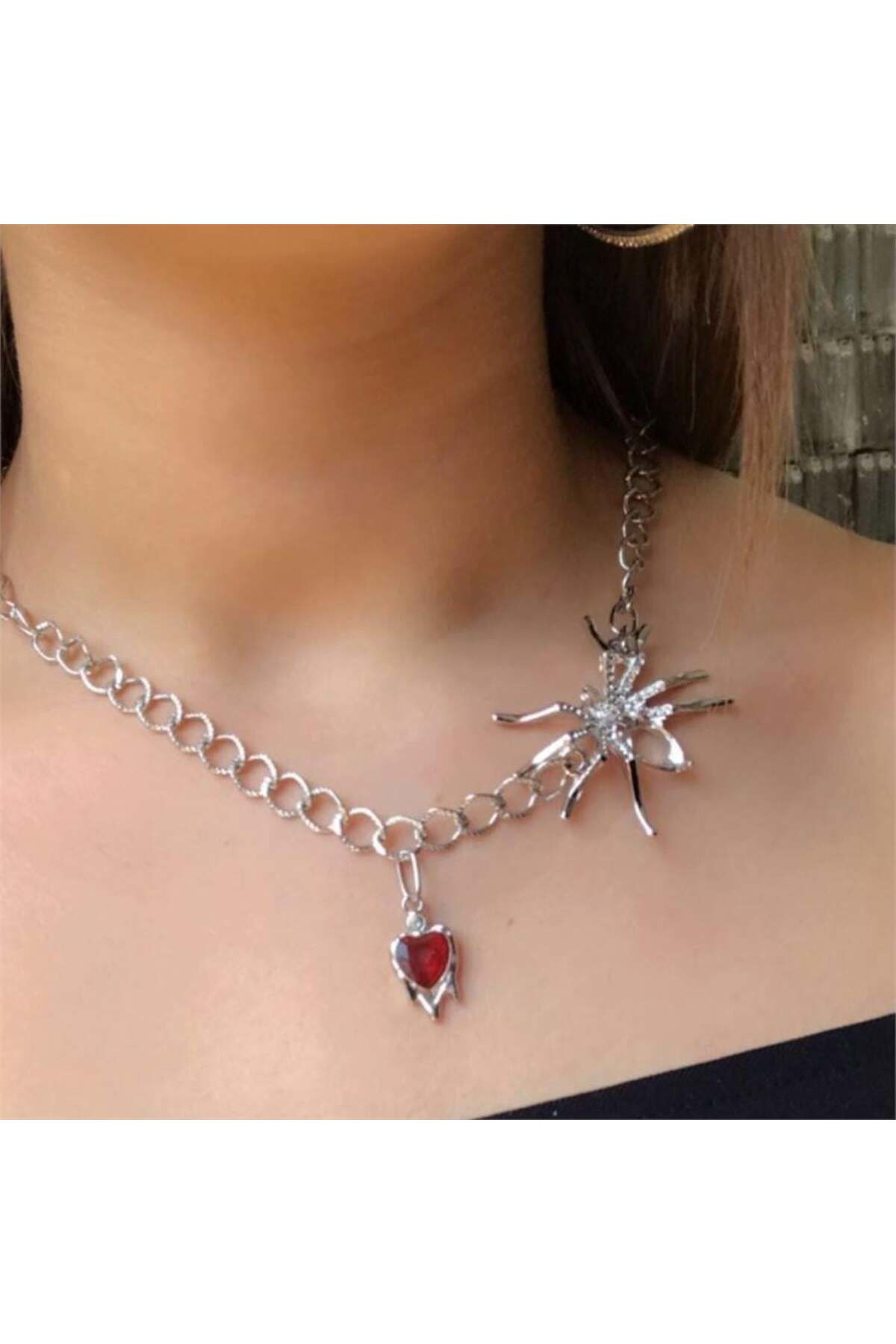 Melt Heart With Spider Silver Kolye