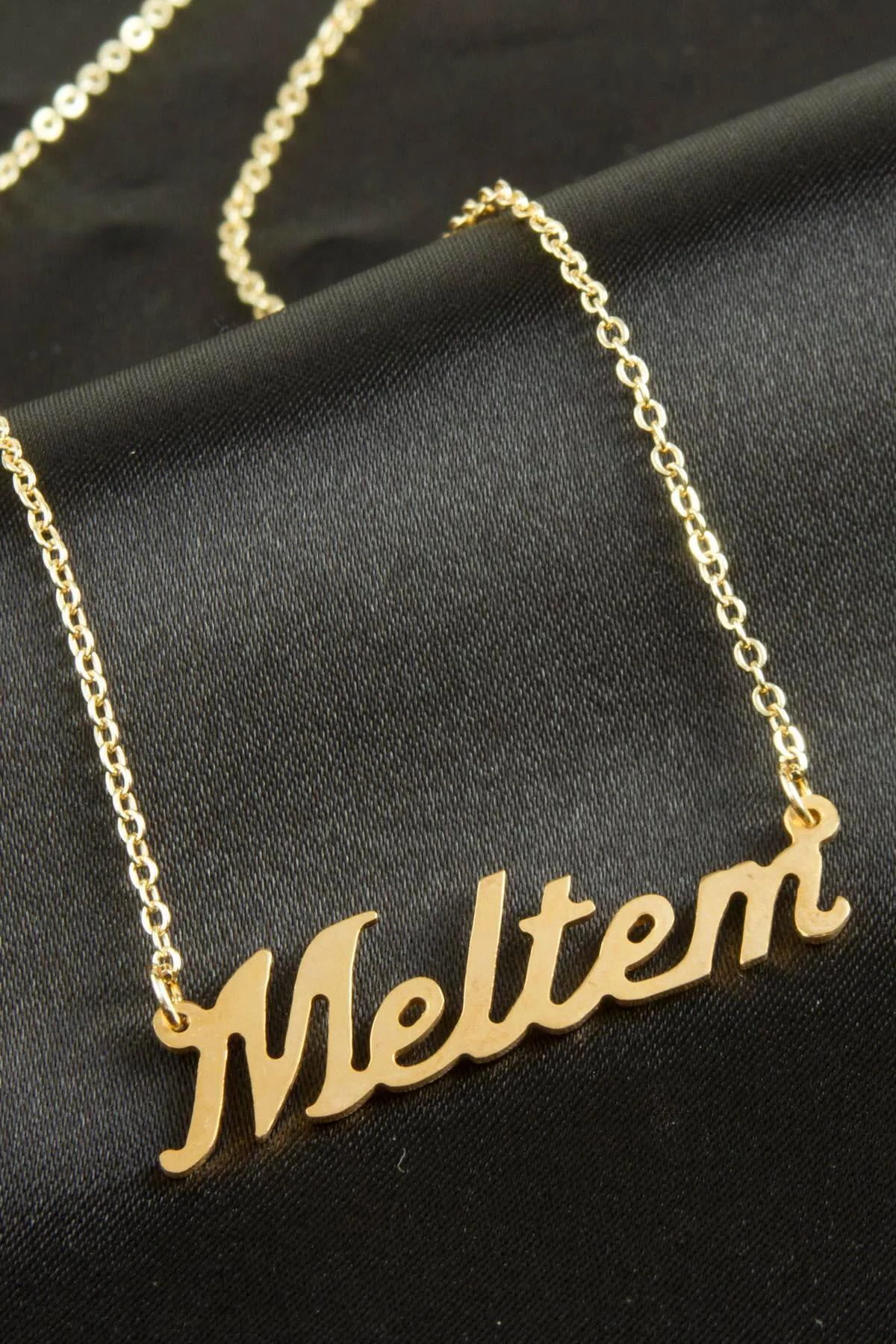 Meltem Isimli Kolye (Kişiye Özel)