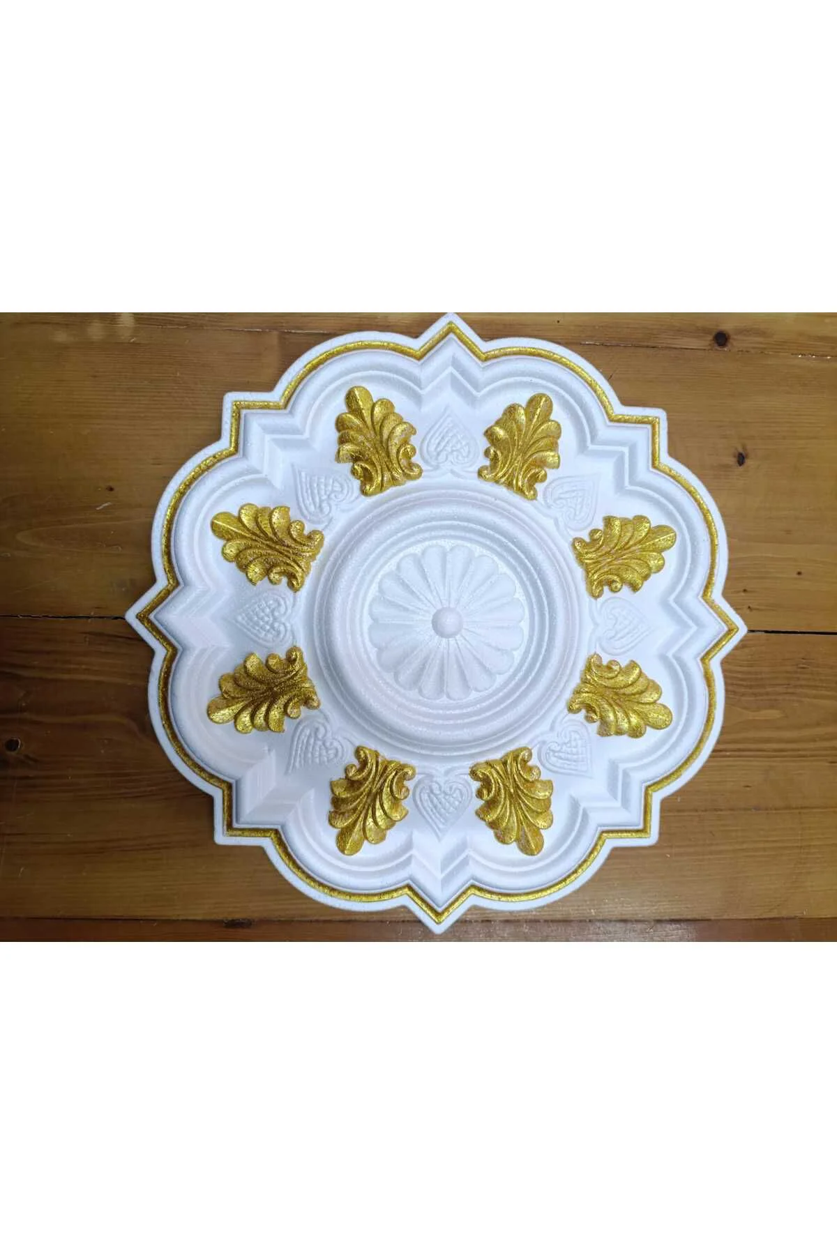 MENEKŞE DESENLİ METALİK BOYALI TAVAN GÖBEĞİ 40 cm - ALTIN (Gold) 