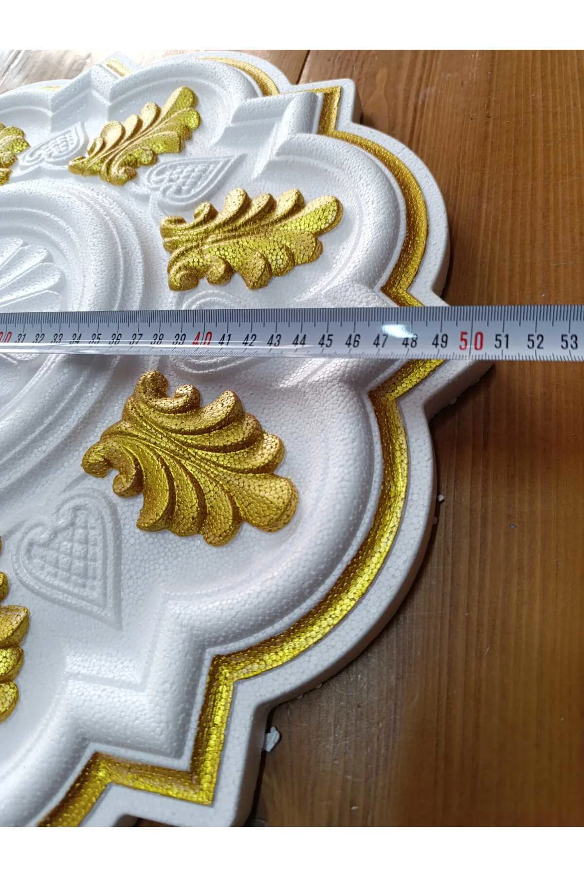 MENEKŞE DESENLİ METALİK BOYALI TAVAN GÖBEĞİ 50 cm - ALTIN (Gold) 