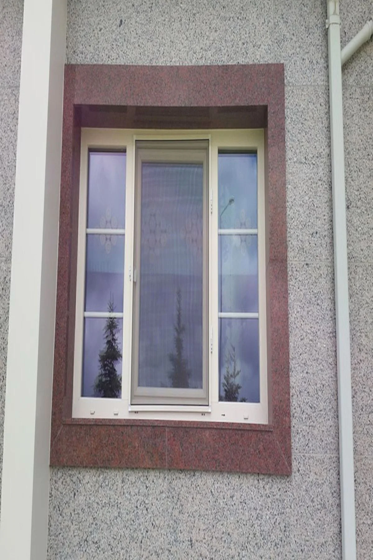 Menteşeli Pencere Sinekliği Beyaz Renk (en: 0-70 Cm, Boy: 0-130 C