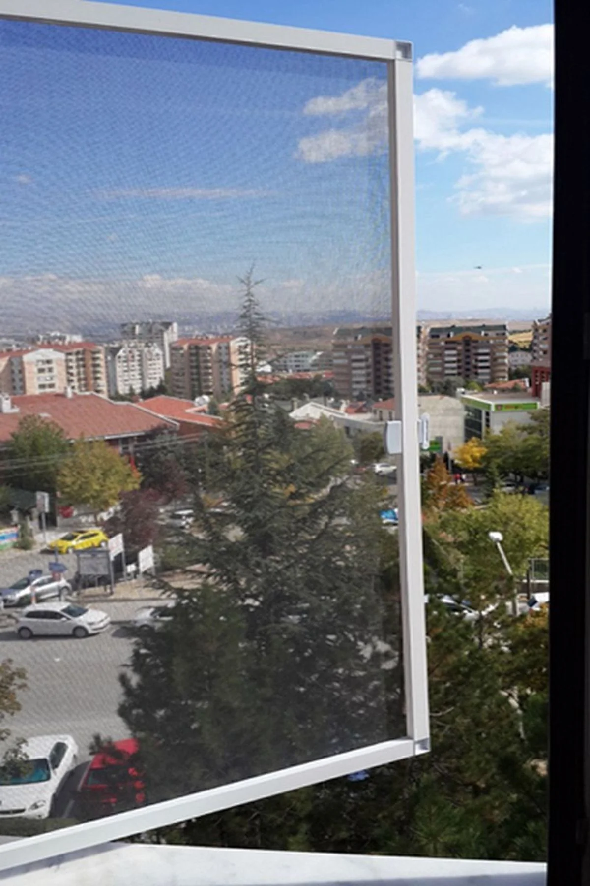 Menteşeli Pencere Sinekliği Beyaz Renk (en: 0-70 Cm, Boy: 0-130 Cm) Özel ölçü için mesaj atınız.