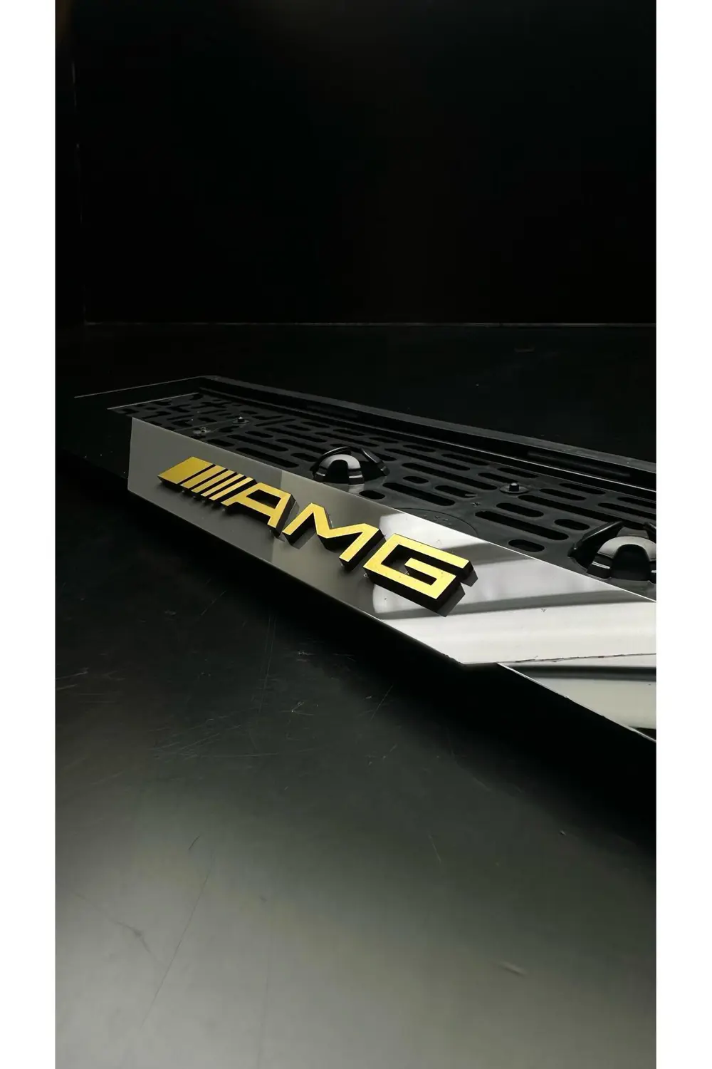 MERCEDES AMG LUX PLEKSİ TAKMATİK PLAKALIK Uyumlu