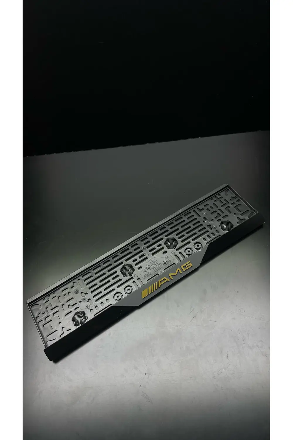 MERCEDES AMG LUX PLEKSİ TAKMATİK PLAKALIK Uyumlu