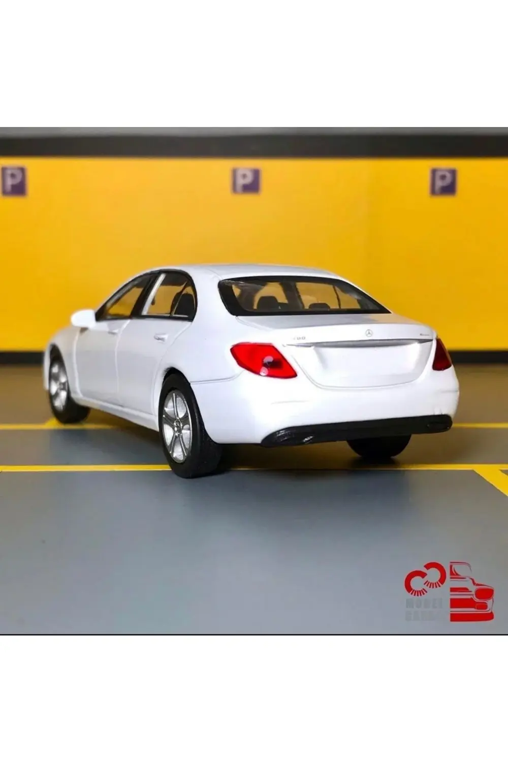 Mercedes-benz E Class 1/36 Ölçek *c&c Model Garage* Çek Bırak Die