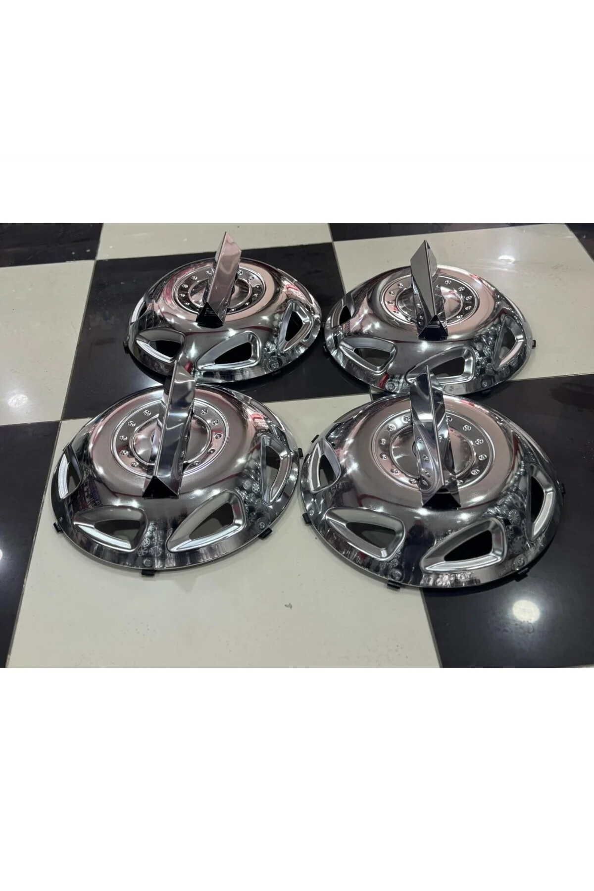 MERCEDES-BENZ SPRİNTER 16 İNÇ PASLANMAZ KROM ÖN-ARKA JANT KAPAĞI 4 ADET KAPAK 4 ADET 5 KOLLU APARATI MERCEDES-BENZ SPRİNTER 16 İNÇ PASLANMAZ KROM ÖN-ARKA JANT KAPAĞI 4 ADET KAPAK 4 ADET 5 KOLLU APARATI