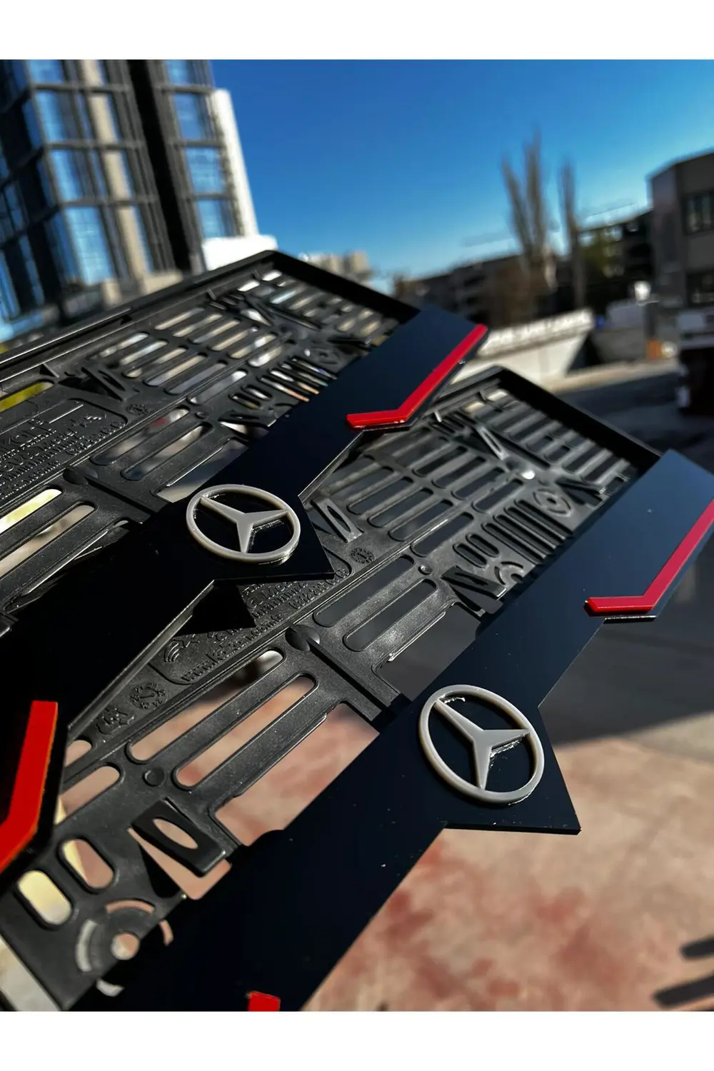 MERCEDES BENZ Uyumlu Logolu Pleksi Plakalık 2 Adet(1 Takım)
