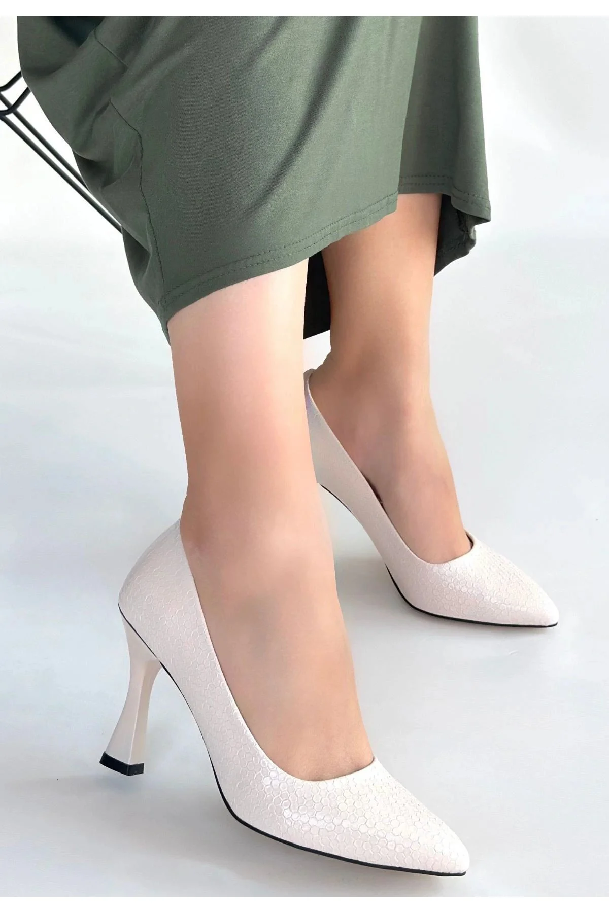 Merio Bej Baskılı Rugan Topuklu Ayakkabı