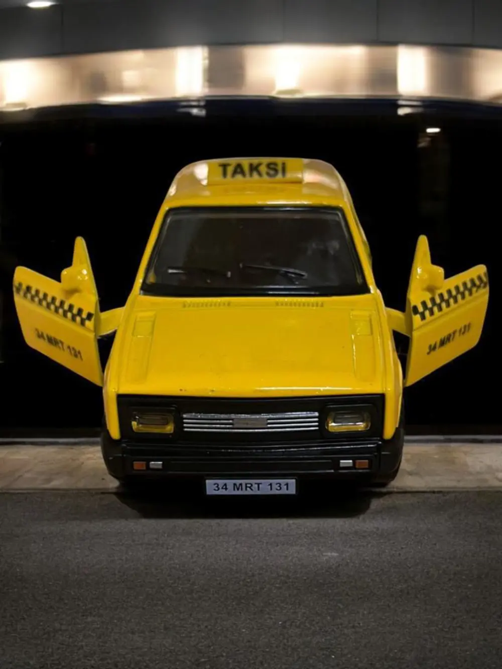 Metal Araba Çek Bırak Sarı Taksi Murat 131 Sesli ve Işıklı ( 1/36