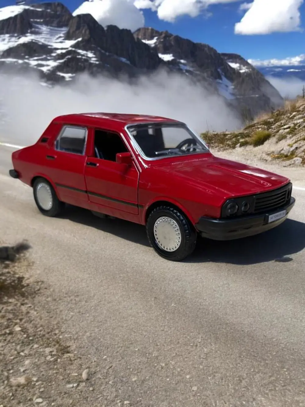 Metal Araba Çek Bırak Toros Bordo Sesli ve Işıklı ( 1/36 Ölçek )