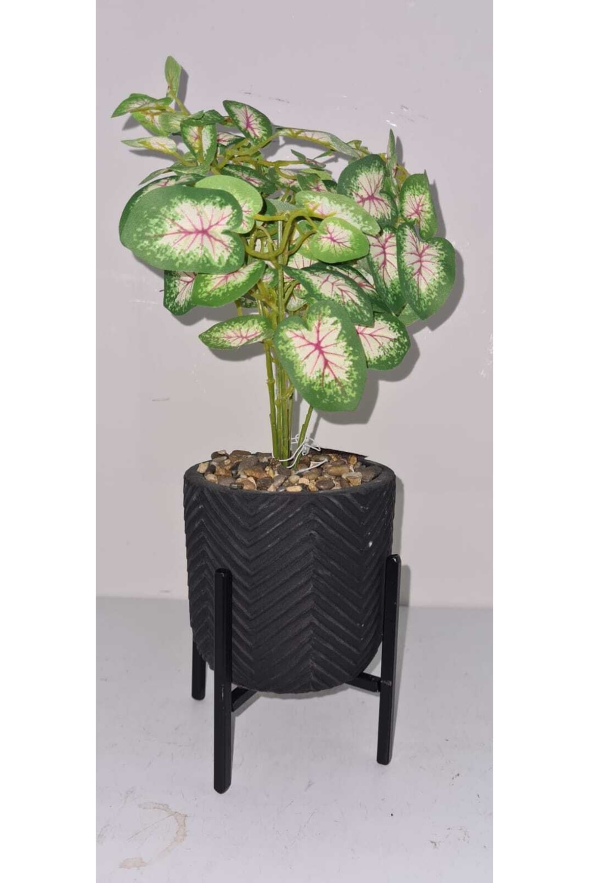 Metal Ayaklı Beton Saksılı Yapay Çiçek