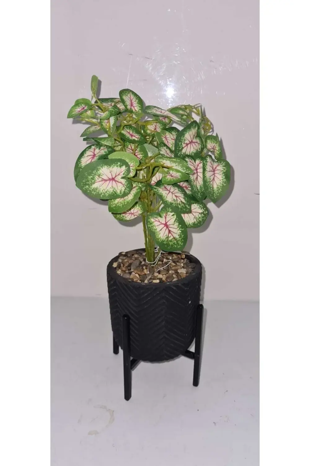 Metal Ayaklı Beton Saksılı Yapay Çiçek