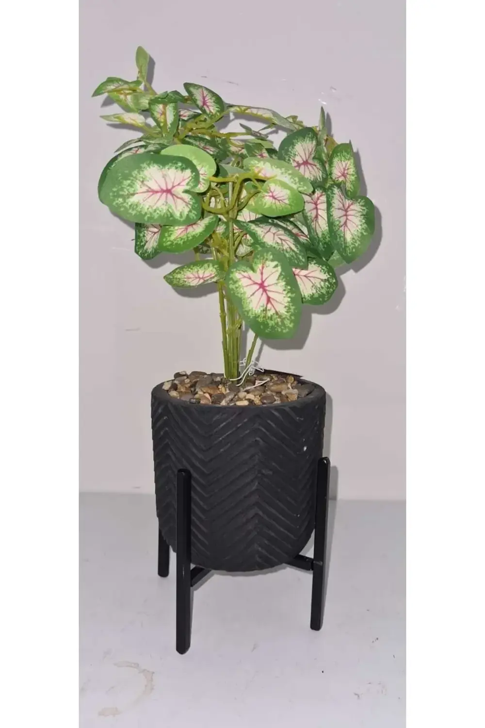 Metal Ayaklı Beton Saksılı Yapay Çiçek