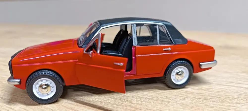 Metal Çek Bırak Anadol Araba Kırmızı Sesli ve Işıklı ( 1/36 Ölçek