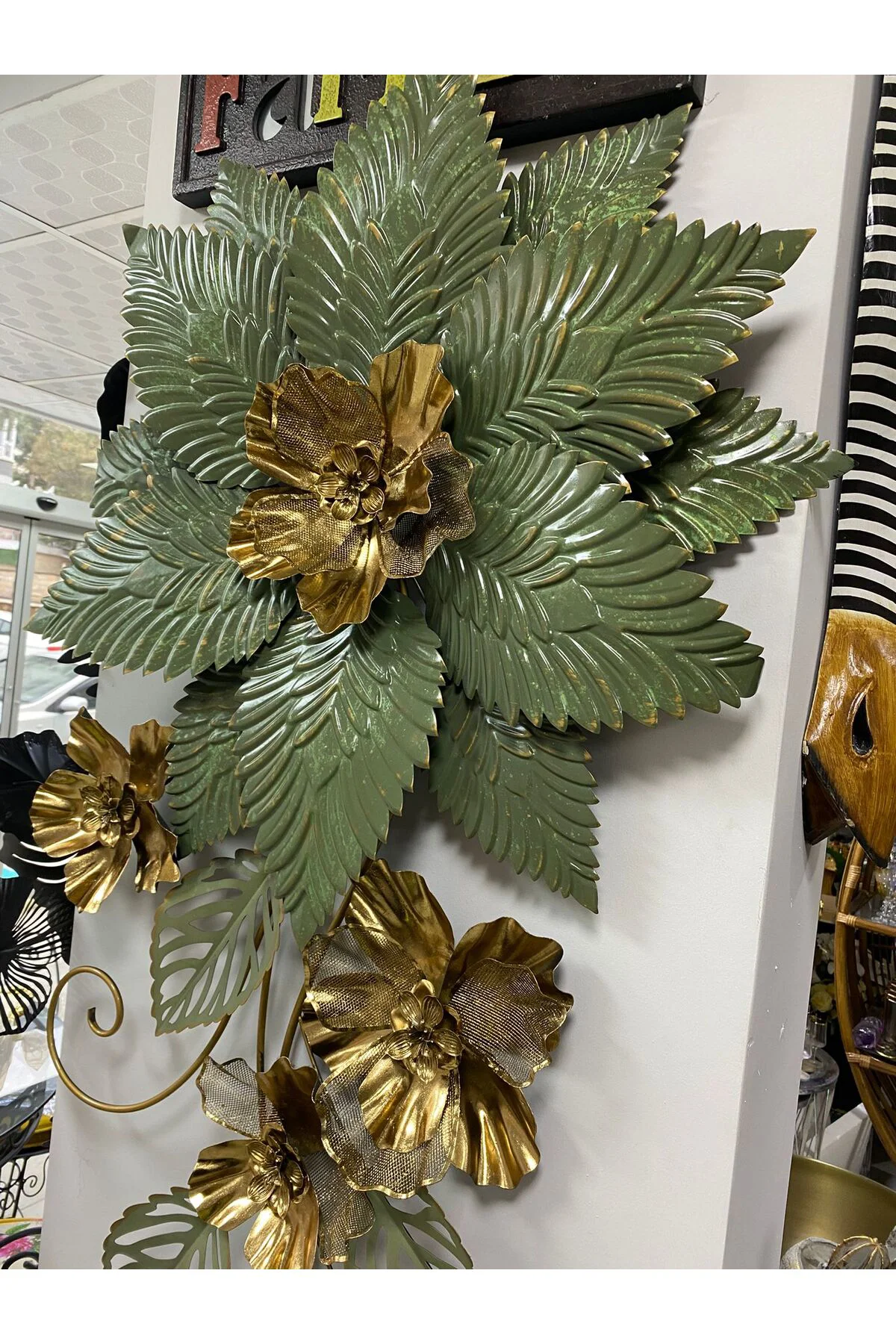 Metal Dekoratif Büyük Çiçekli Duvar Panosu 123*62 cm