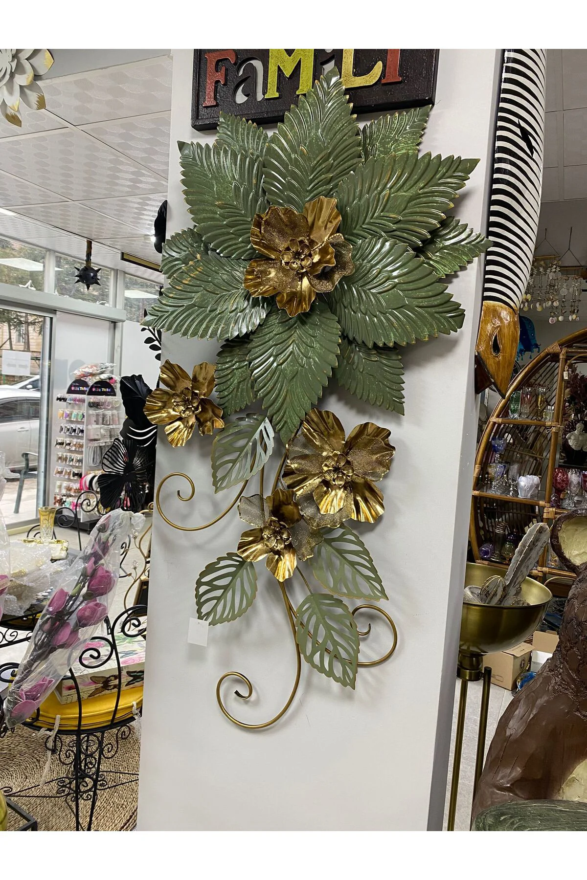 Metal Dekoratif Büyük Çiçekli Duvar Panosu 123*62 cm