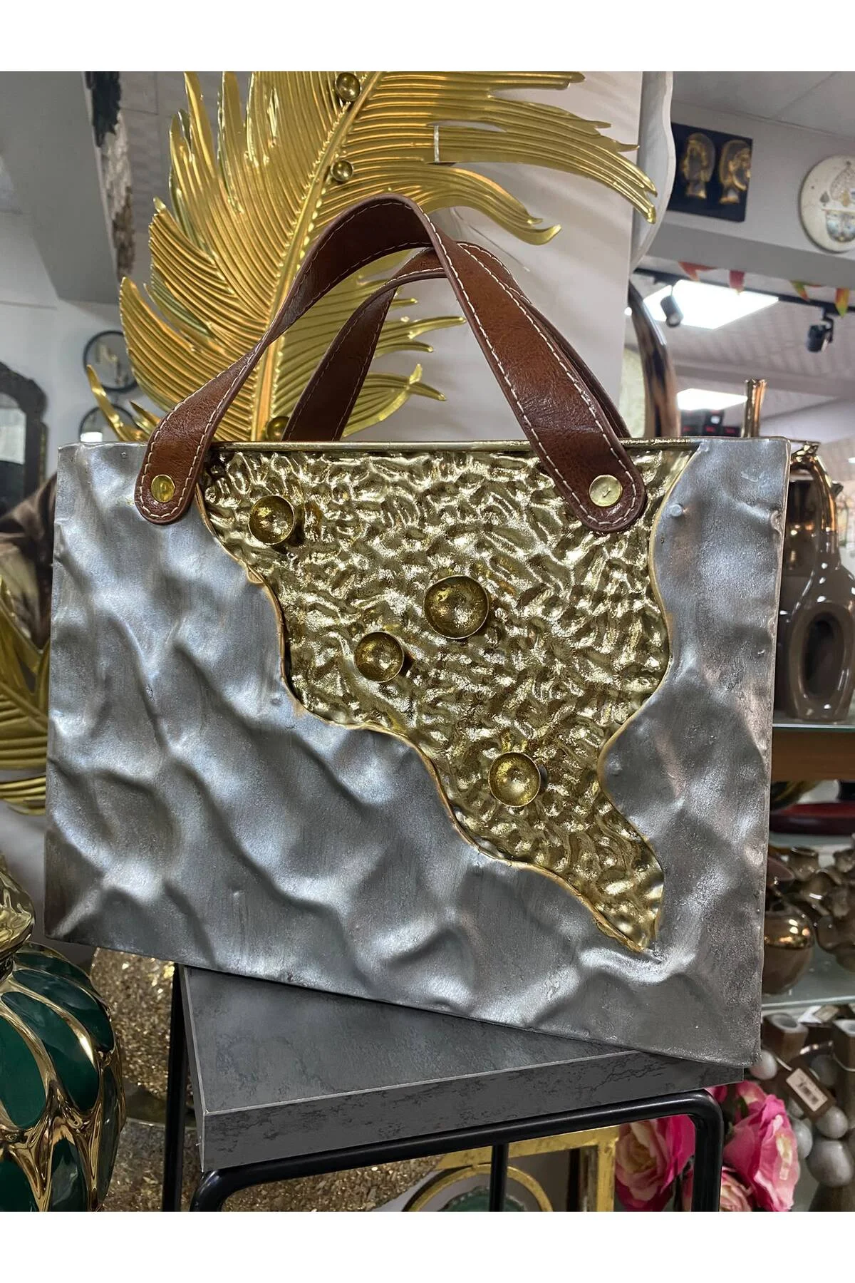 Metal Dekoratif Çanta Vazo Antrasit Gold Küçük Boy 30x22x9cm - Görsel 4