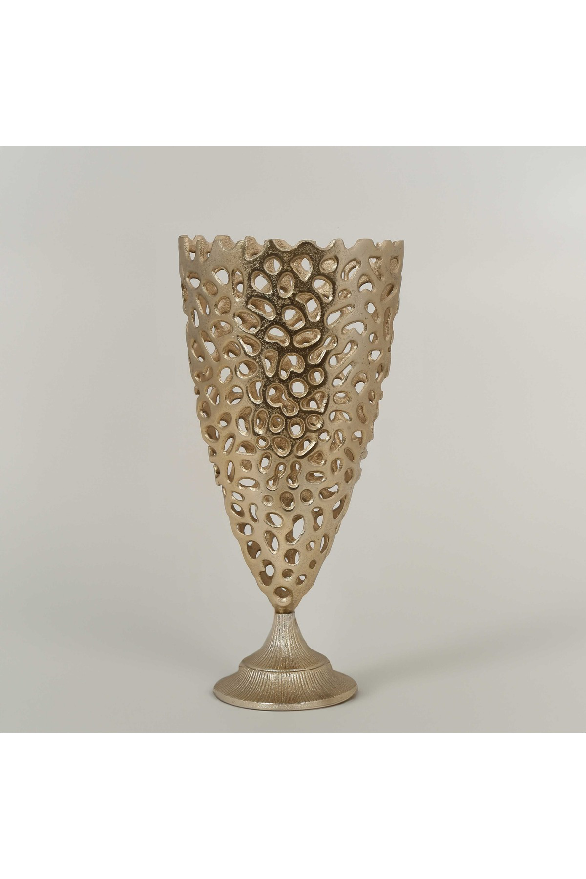 Vitale Metal Delikli Şampanya Vazo 12*21*43 Cm