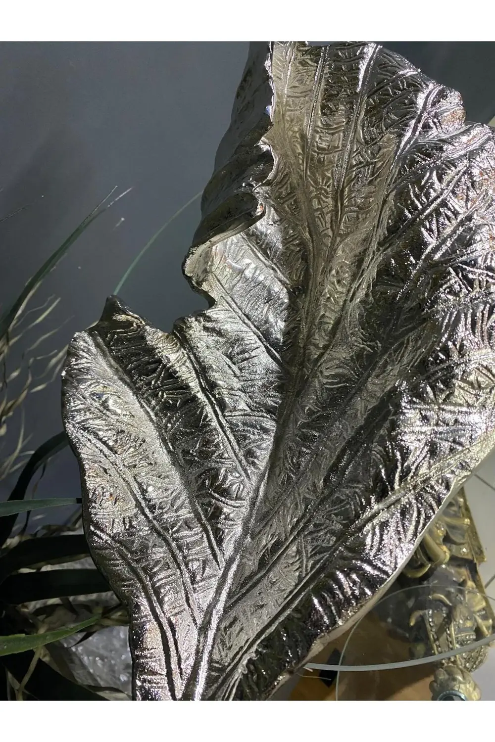 Metal Döküm Kıvrımlı Dekoratif Yaprak Tabak