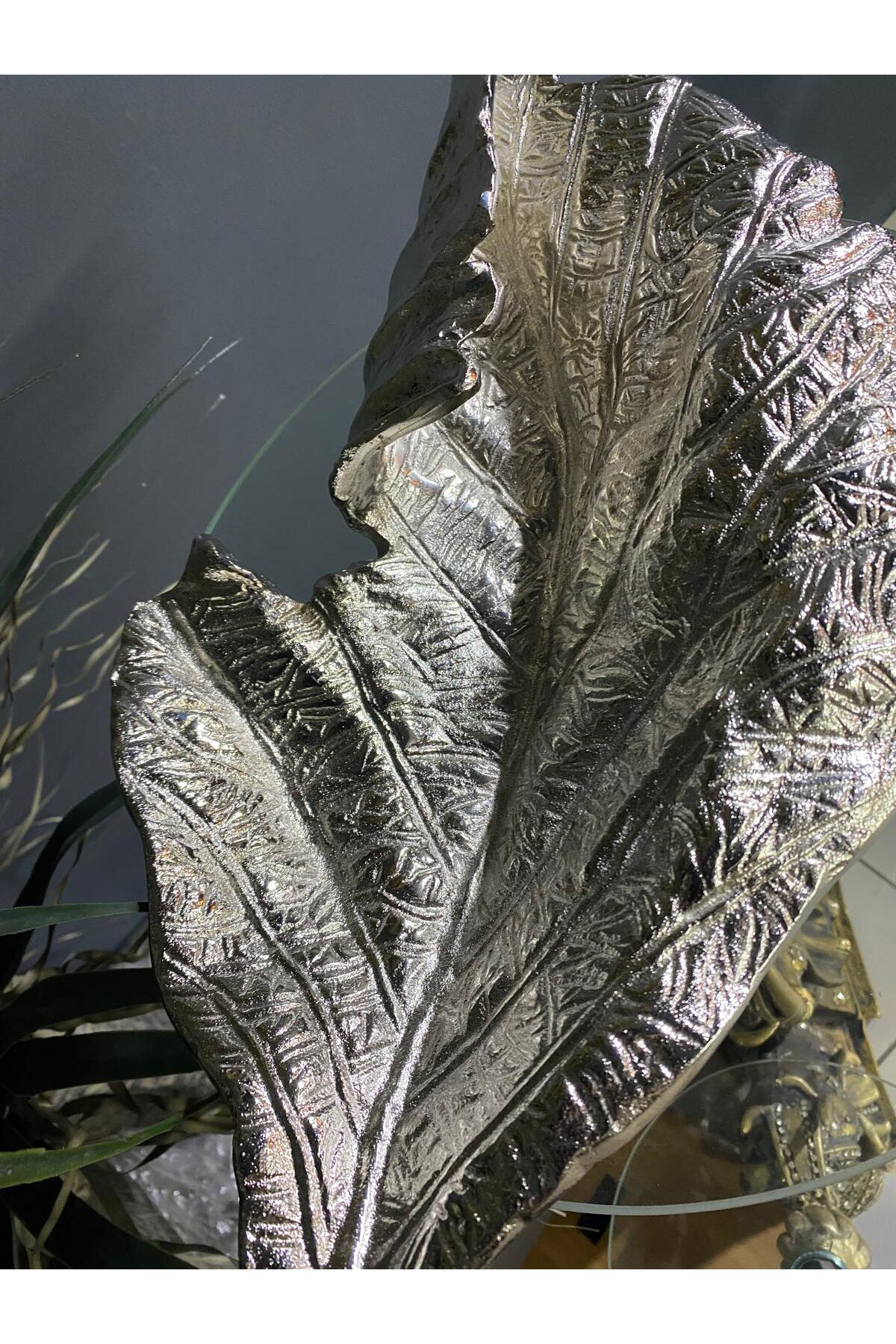 Metal Döküm Kıvrımlı Dekoratif Yaprak Tabak