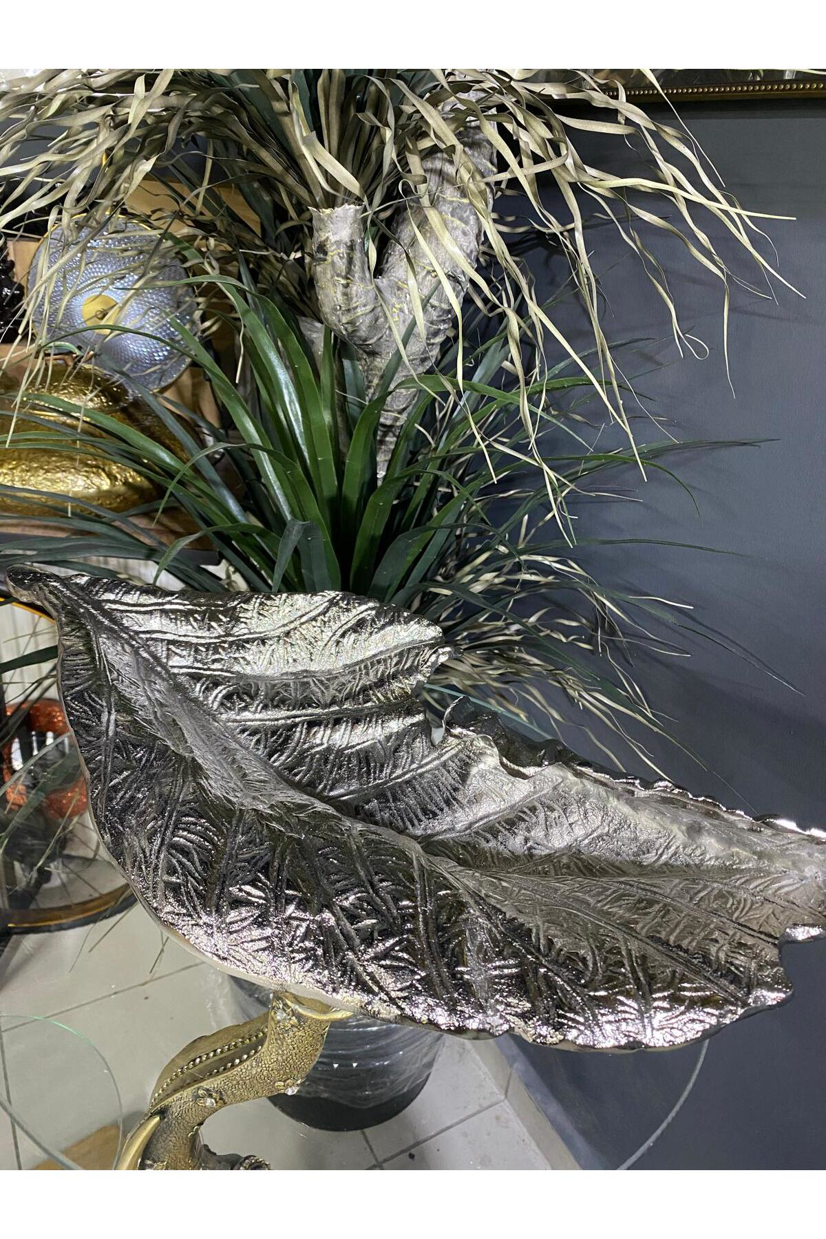 Elif Aksesuar Metal Döküm Kıvrımlı Dekoratif Yaprak Tabak