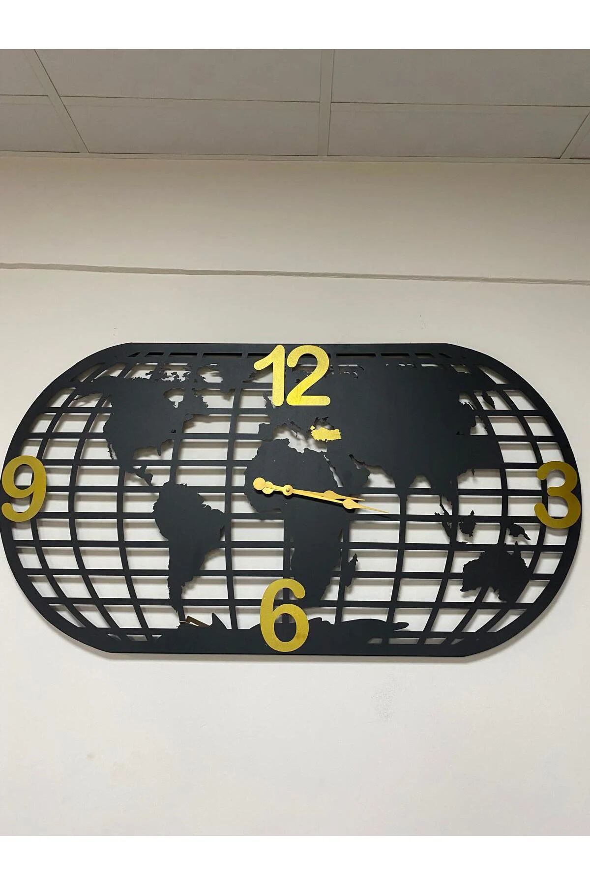 Metal Dünya Temalı Büyük Duvar Saati 130x70cm