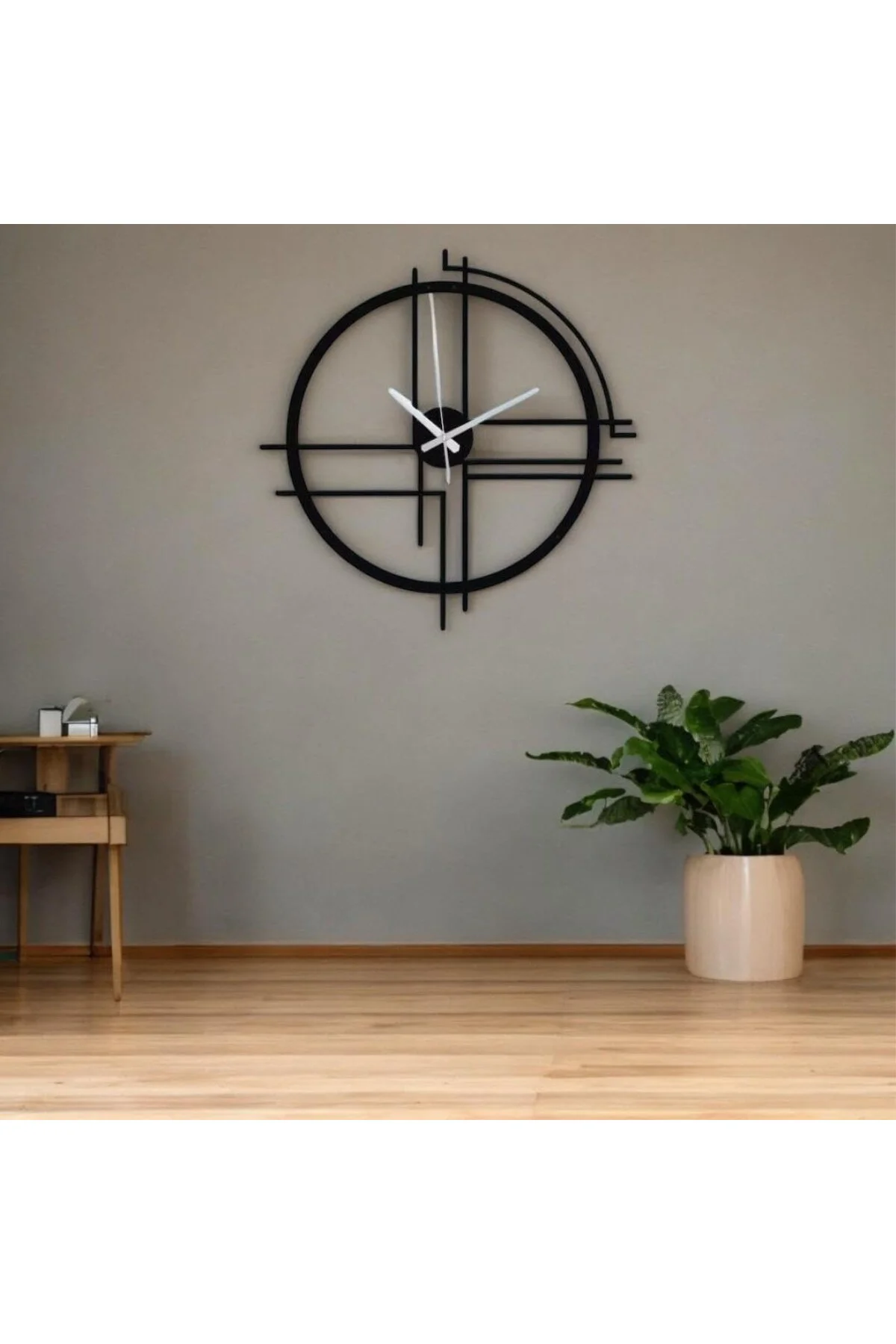 Metal Duvar Saati – Sanatsal Minimalist Tasarım, Yüksek Kalite, Q