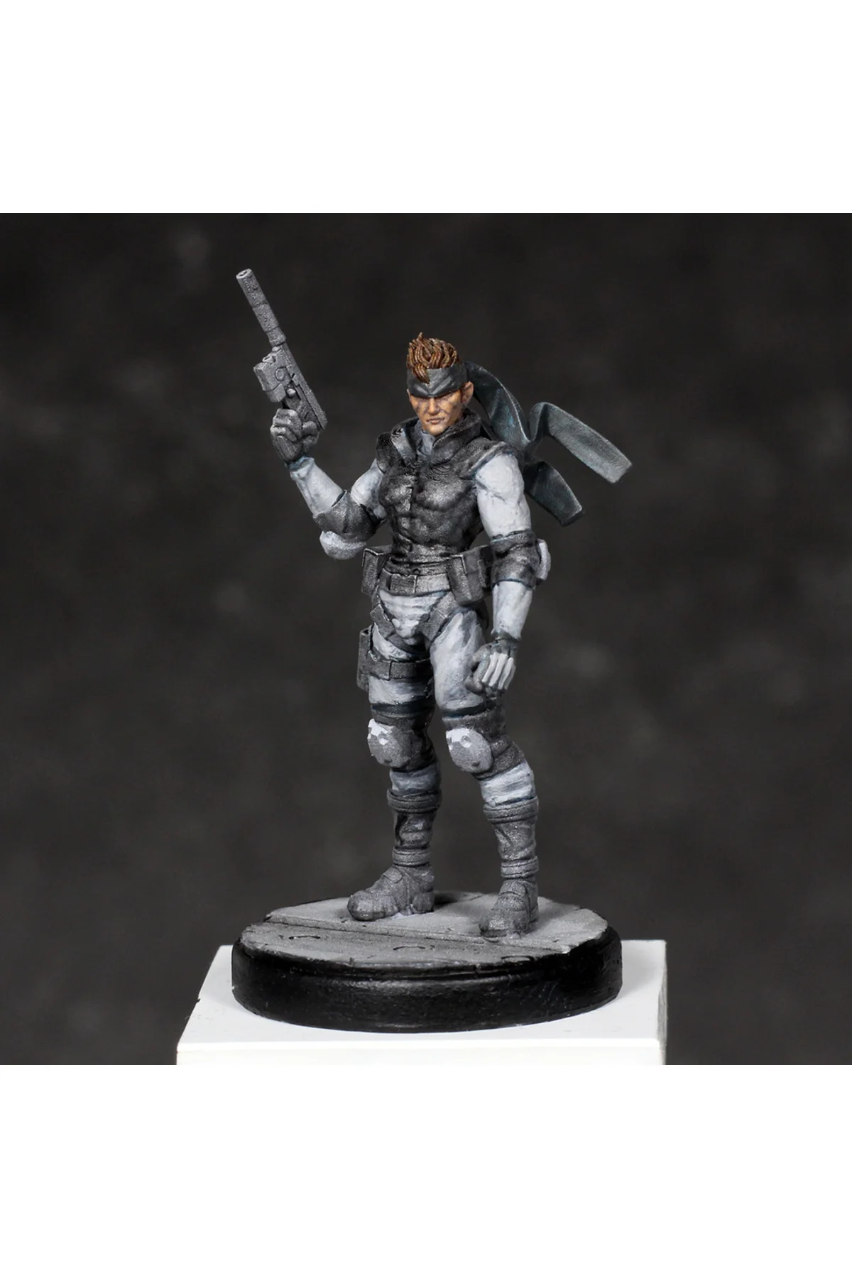 Metal Gear Solid Snake Boyalı Figür Büyük Boy 25CM