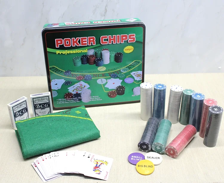 Metal Kutulu 500 Chip Ve 2 Adet İskambil Kağit Setine Sahip Poker Oyunu Alk3540 Metal Kutulu 500 Chip Ve 2 Adet İskambil Kağit Setine Sahip Poker Oyunu Alk3540
