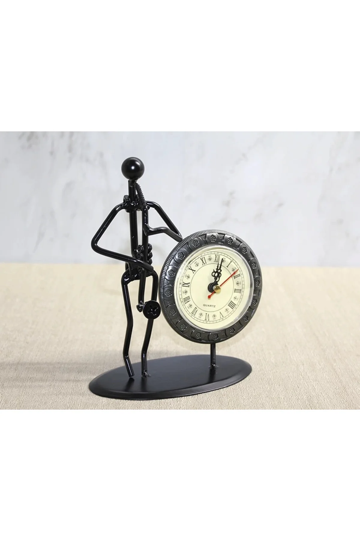 Metal Saatli Saksafon Çalan Müzisyen Alk4335 Metal Saatli Saksafon Çalan Müzisyen Alk4335