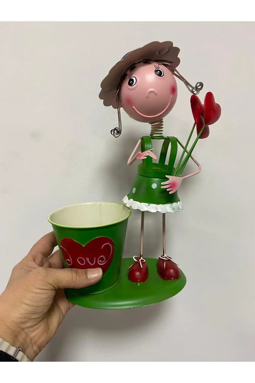 Metal Şapkalı Kız Dekoratif Saksı