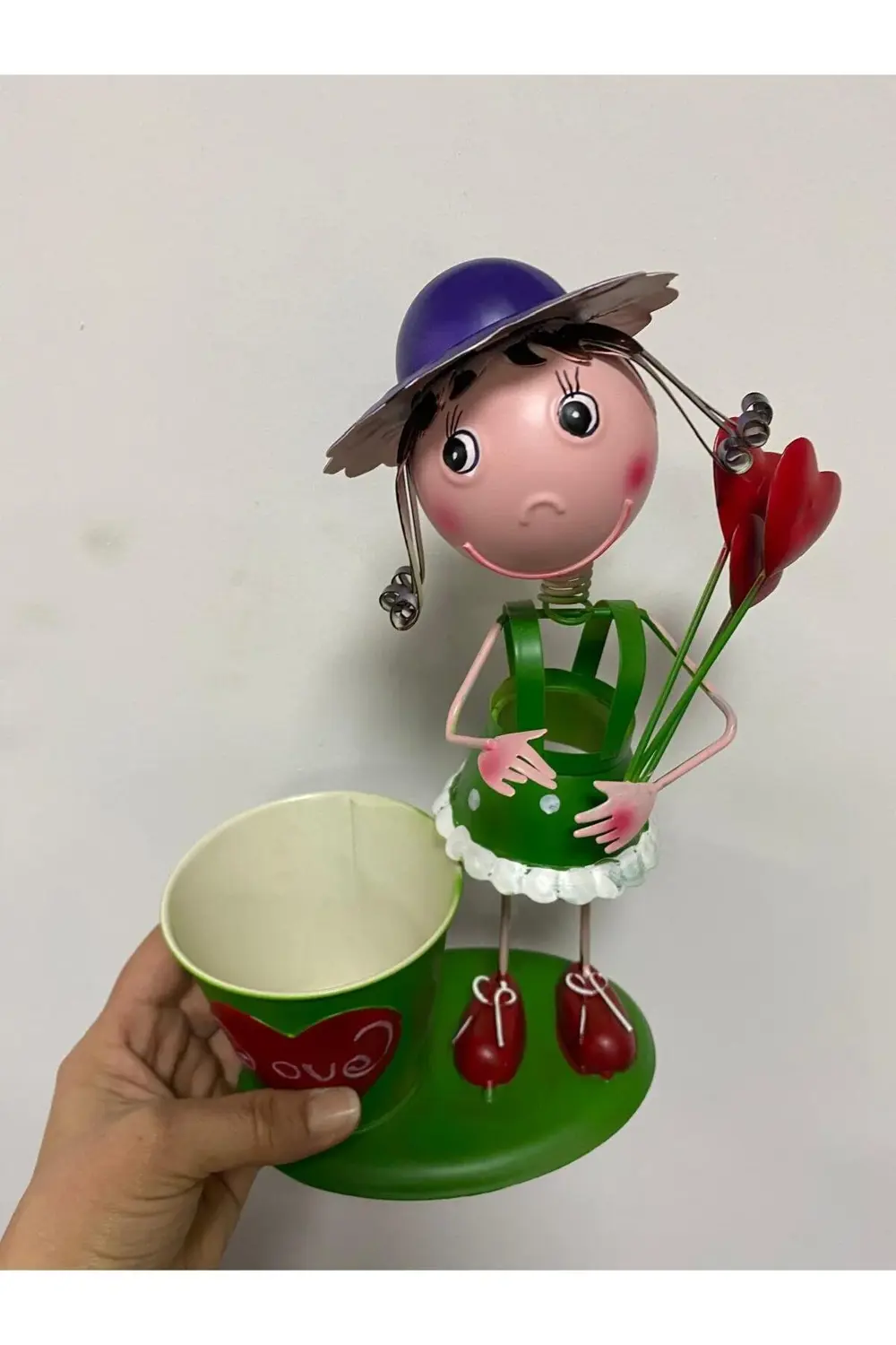 Metal Şapkalı Kız Dekoratif Saksı