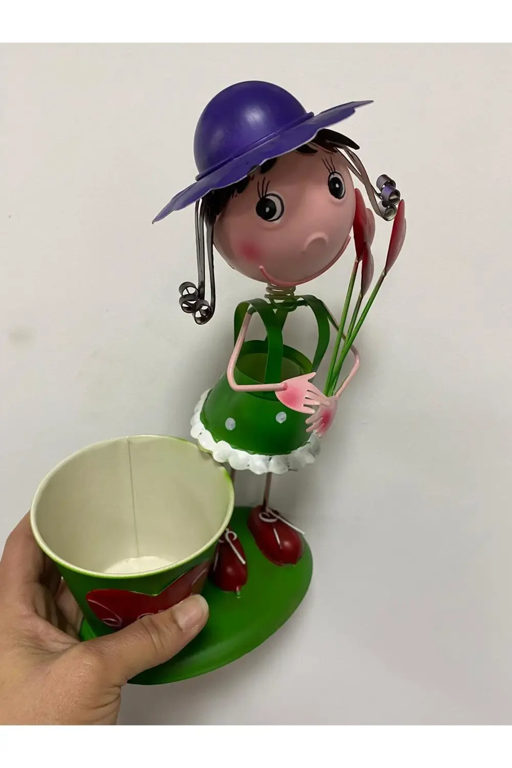 Metal Şapkalı Kız Dekoratif Saksı