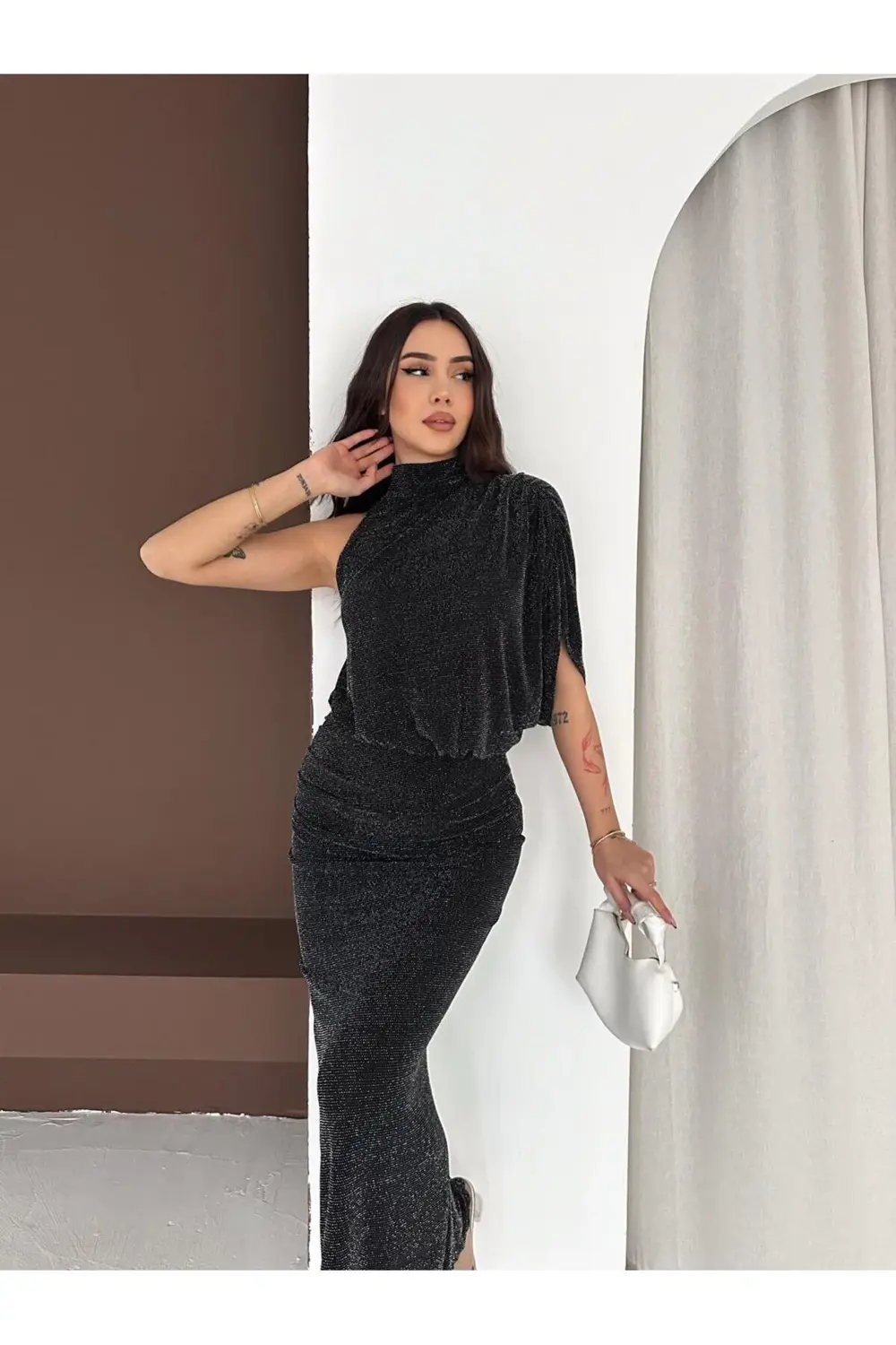 Metalik İpli Asimetrik Abiye Elbise