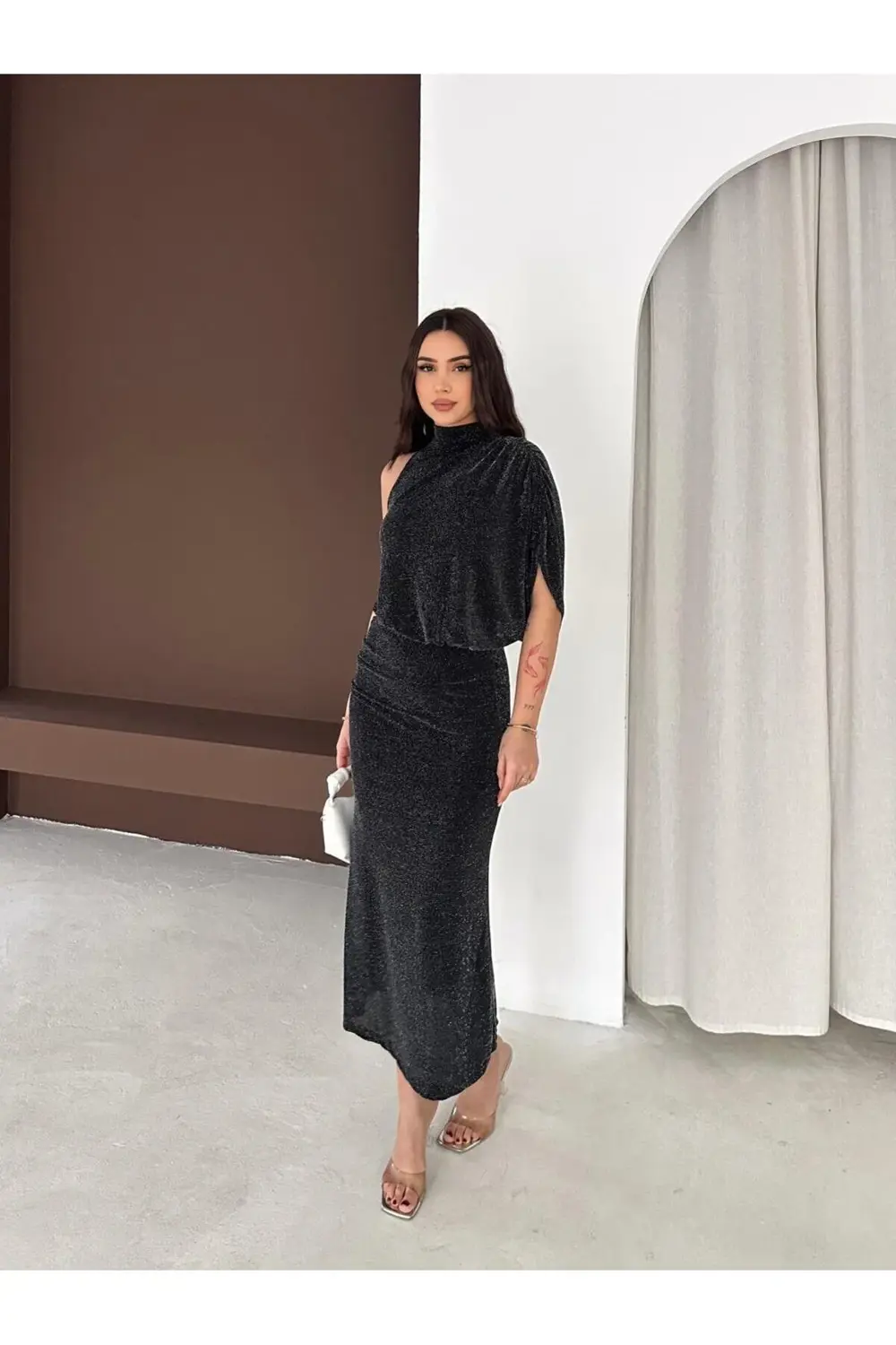 Metalik İpli Asimetrik Abiye Elbise