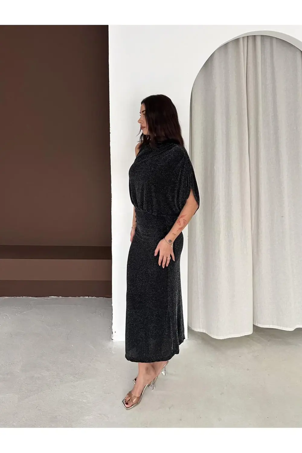 Metalik İpli Asimetrik Abiye Elbise