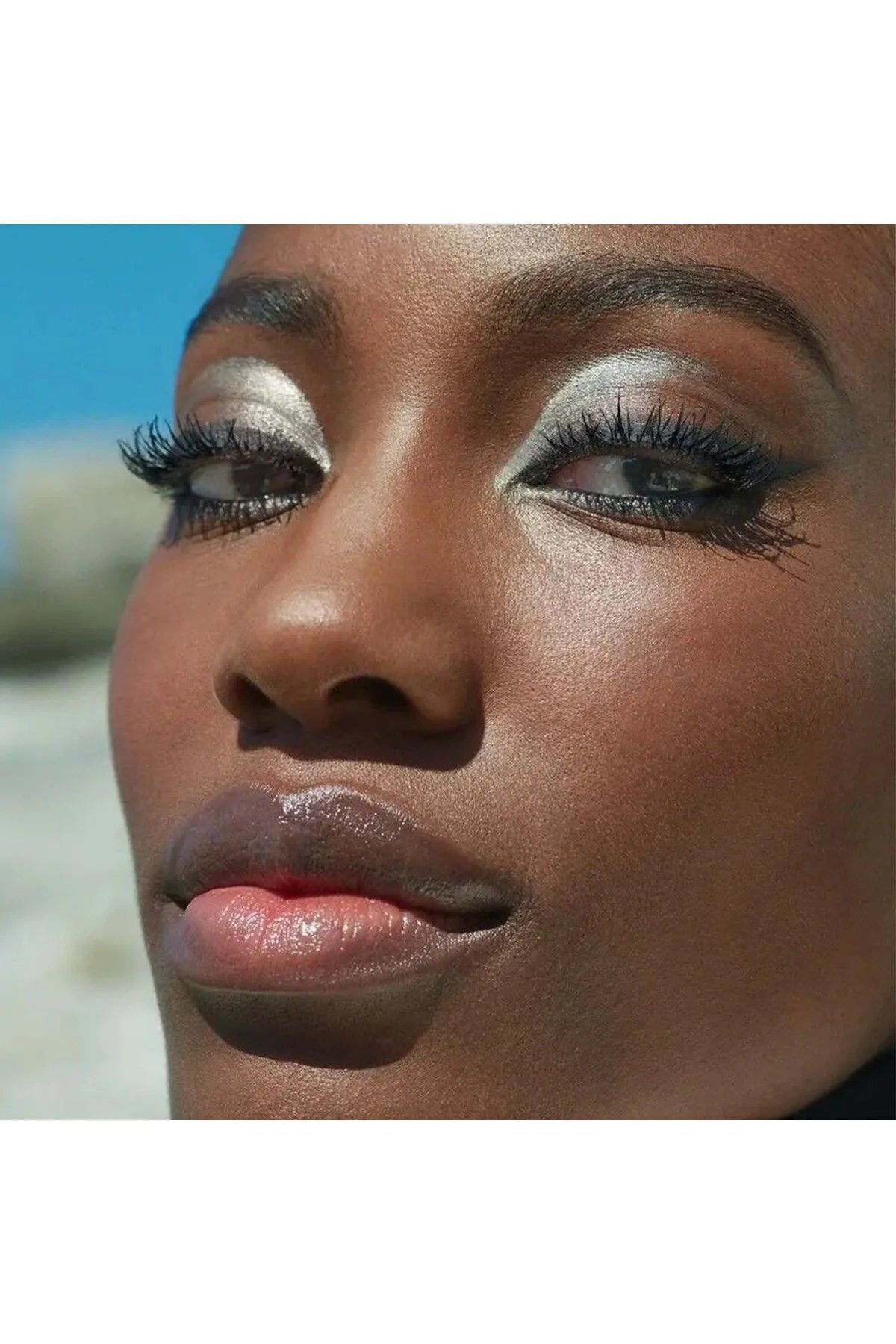 Metalik, Sedefli Ve Mat Bitişlere Sahip 4'lü Far Paleti 5.9 gr Ve