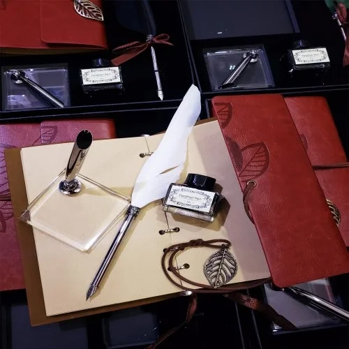 Mey İthalat®  Divit Hokka Defter ve Tüylü Kalem Seti