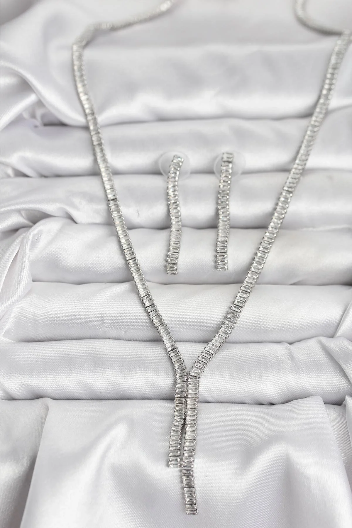 Mey İthalat® Gümüş Renk Baget Zirkon Taşlı Kadın Kolye Küpe Set