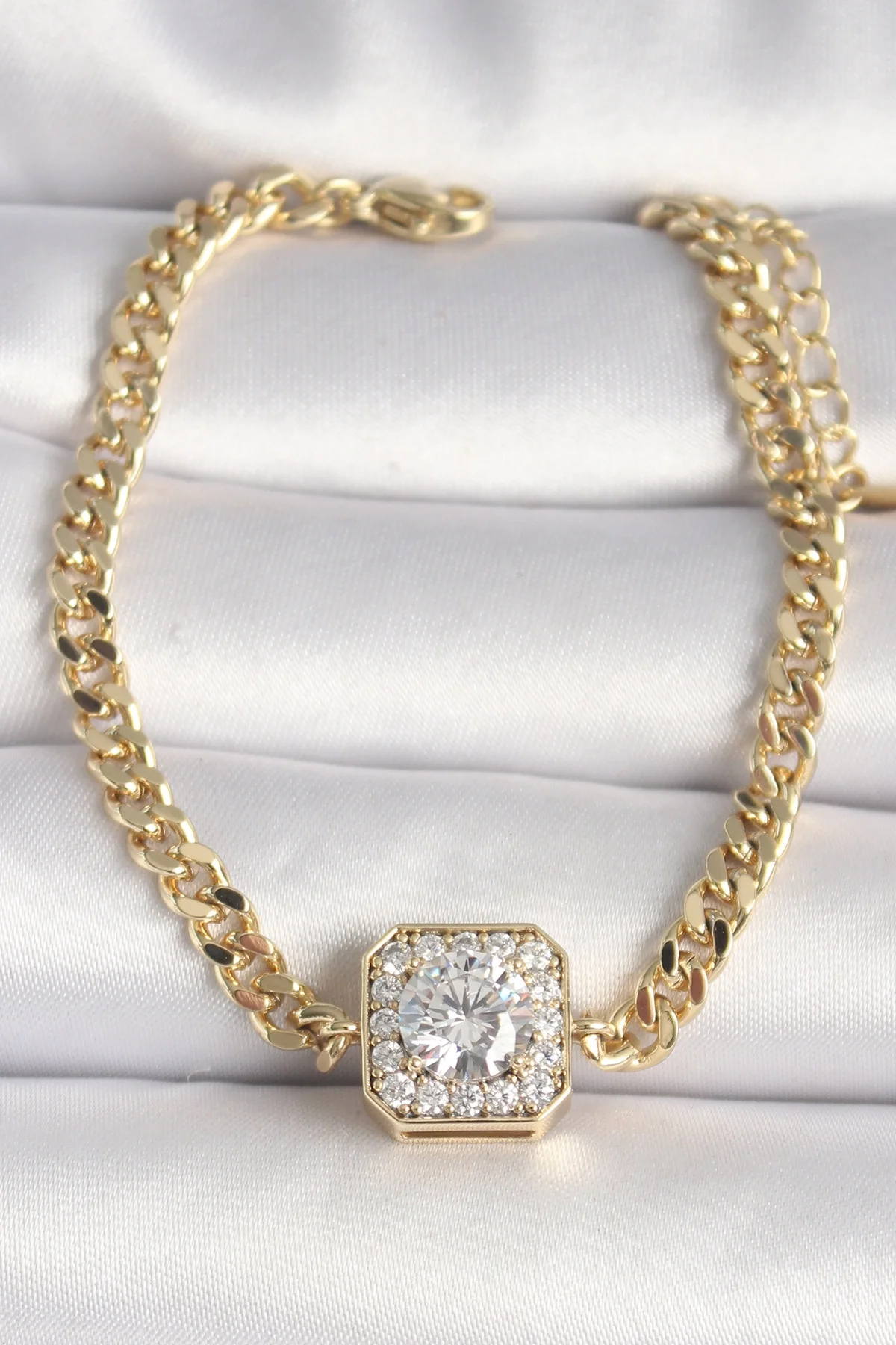 Mey İthalat® Pirinç Gold Renk Zincir Kare Zirkon Taş Model Xuping