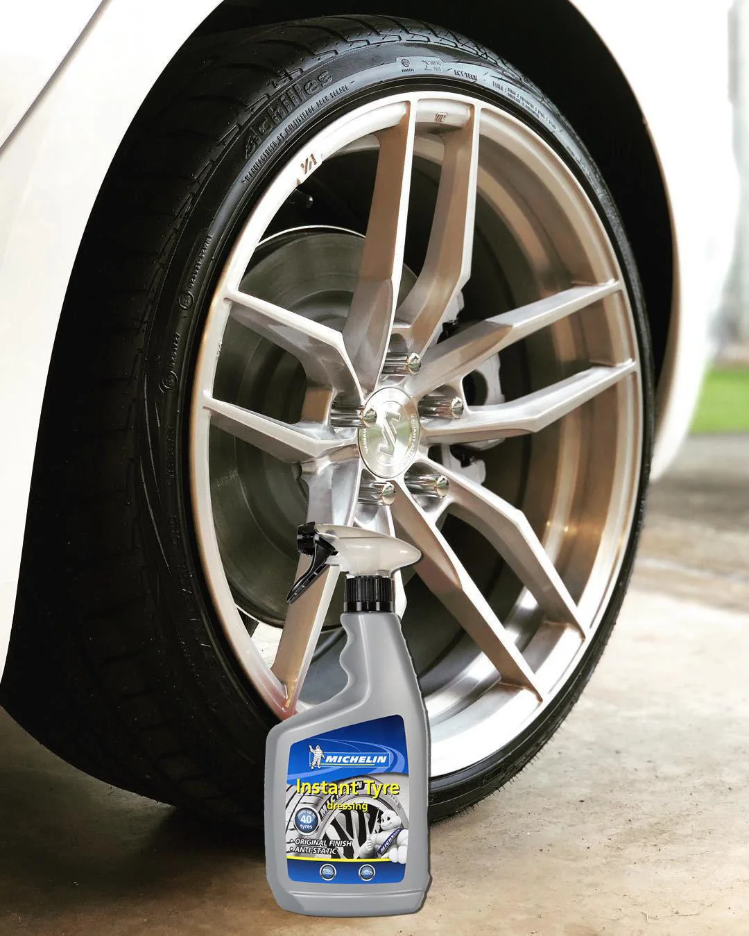 Michelin MC31371 650ml Lastik Parlatıcı, Koruyucu ve Yenileyici Sprey Michelin MC31371 650ml Lastik Parlatıcı, Koruyucu ve Yenileyici Sprey
