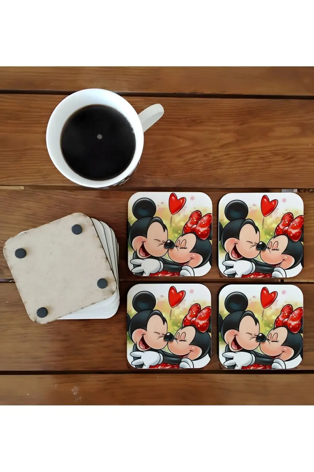 Mickey ve minnie mouse öpücük çizgi karakter ahşap bardak altlığı