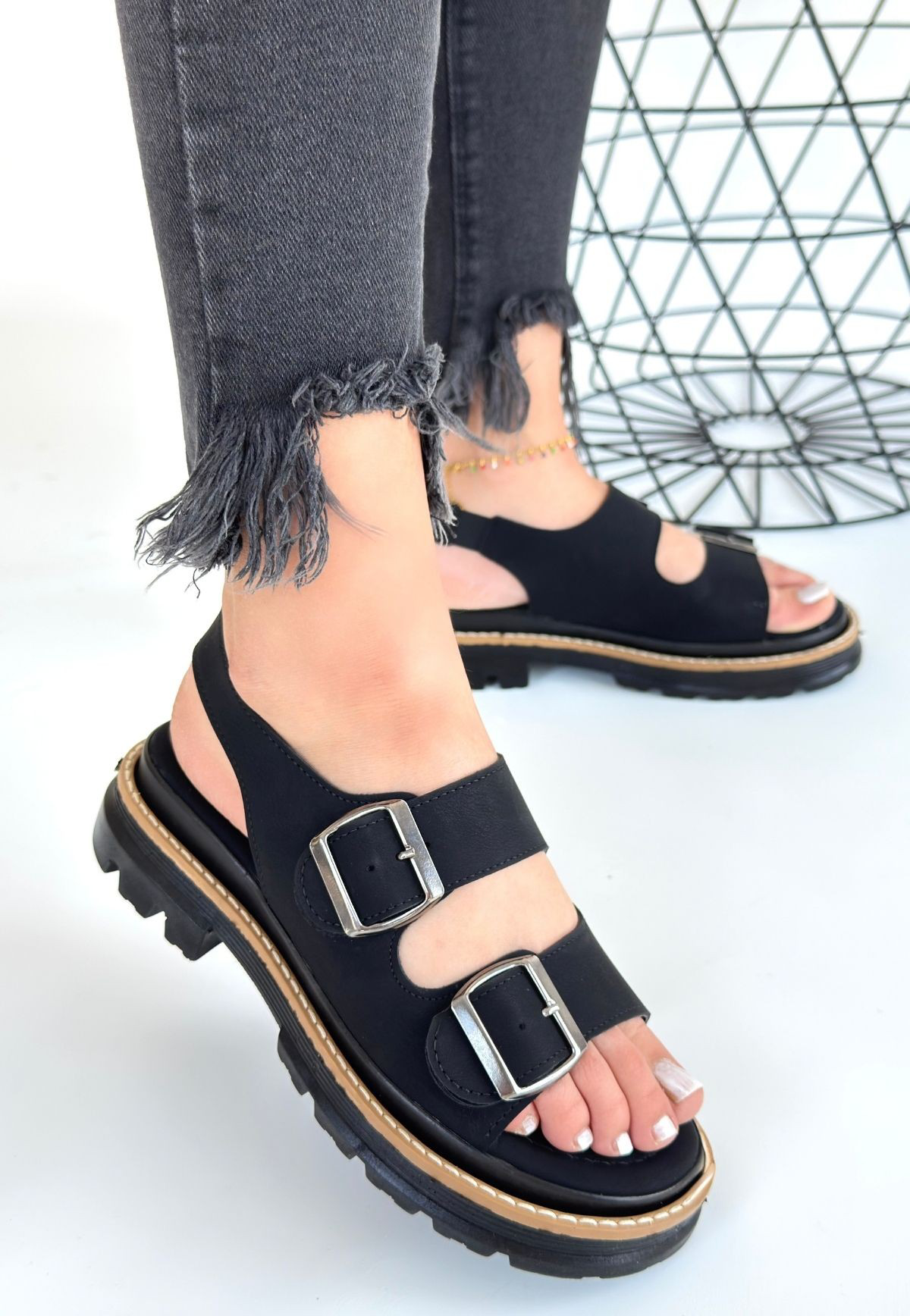 Milta Siyah Nubuk Sandalet