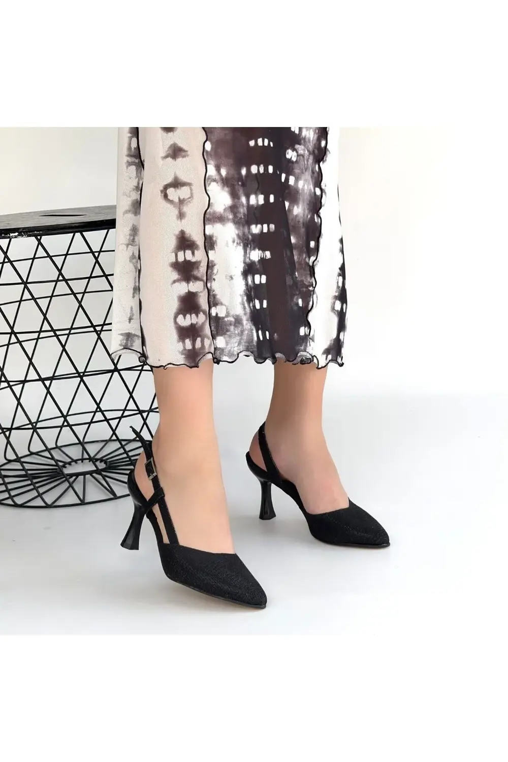 Minde Siyah Cilt Simli Topuklu Ayakkabı