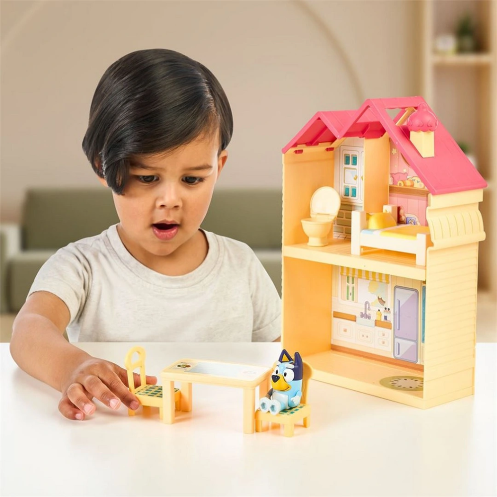 Mini Ev ve Figür Oyun Seti Mini Ev ve Figür Oyun Seti