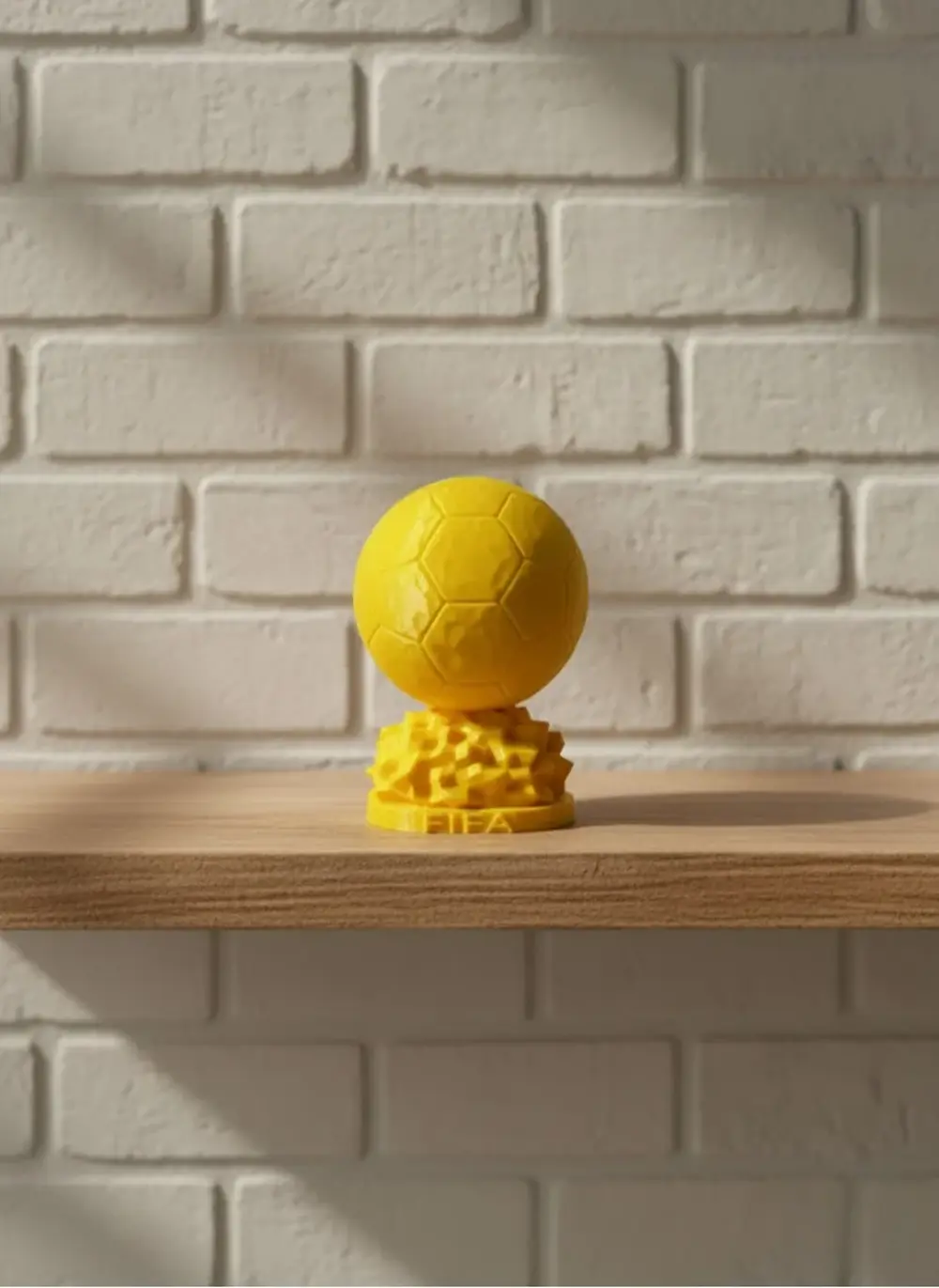 Mini FIFA Futbol Topu Biblo Sarı Renk 10cm Spor Temalı Dekor