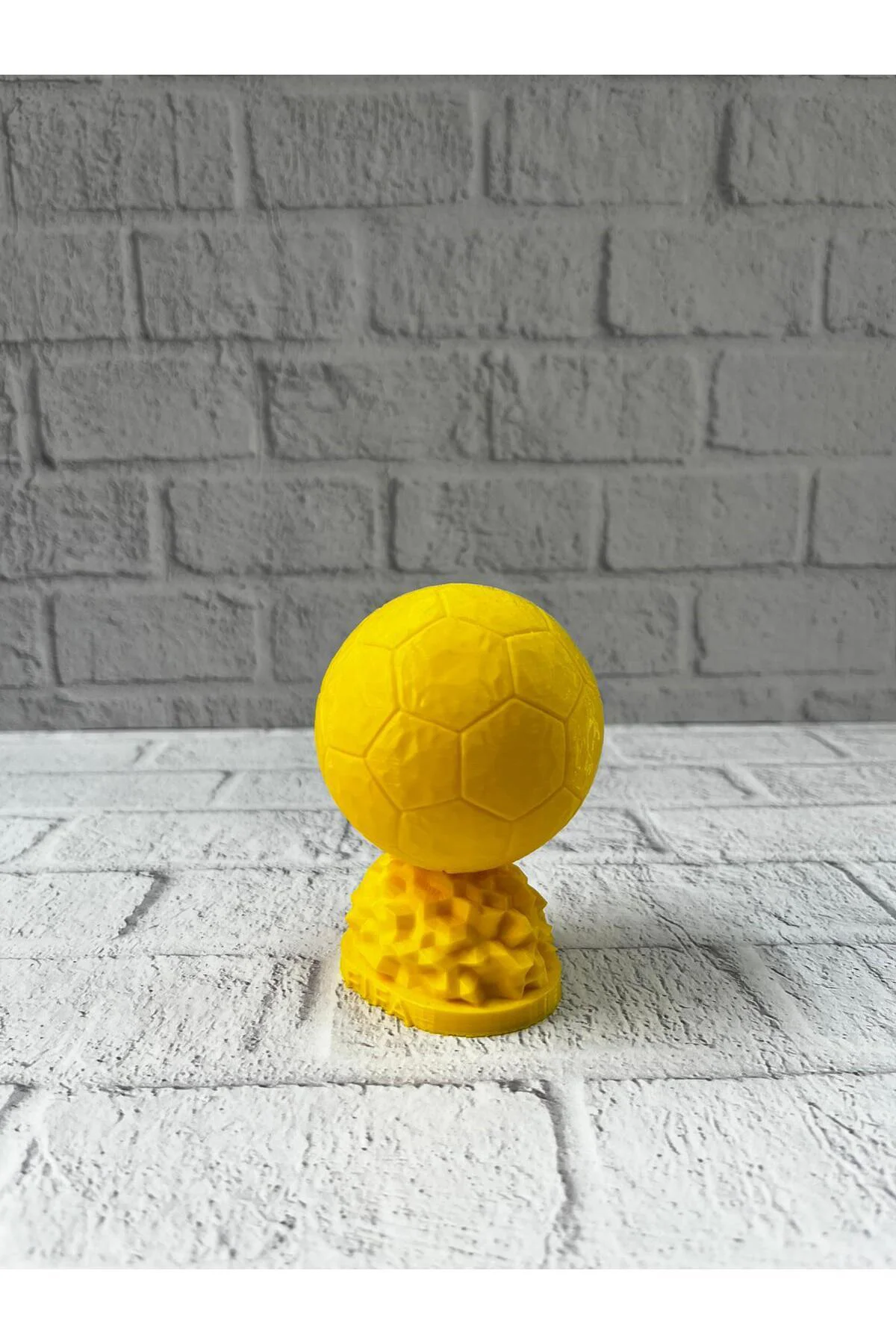 Mini Futbol Topu Biblo Sarı Renk 10Cm Spor Temalı Dekor